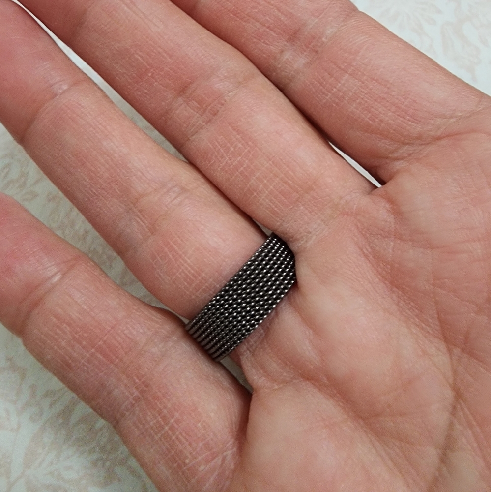 Tous Mesh Ring with Rhodonite Bear - Picture 6 of 7